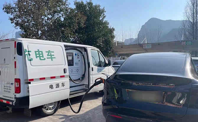 营山汽车搭电